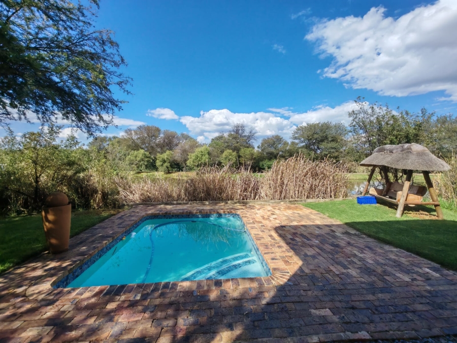 4 Bedroom Property for Sale in Boschenvaal River Front Lodges Free State